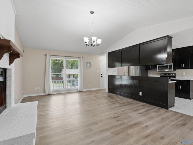 1061 Sandy Springs Road NW, Huntsville, AL 35806