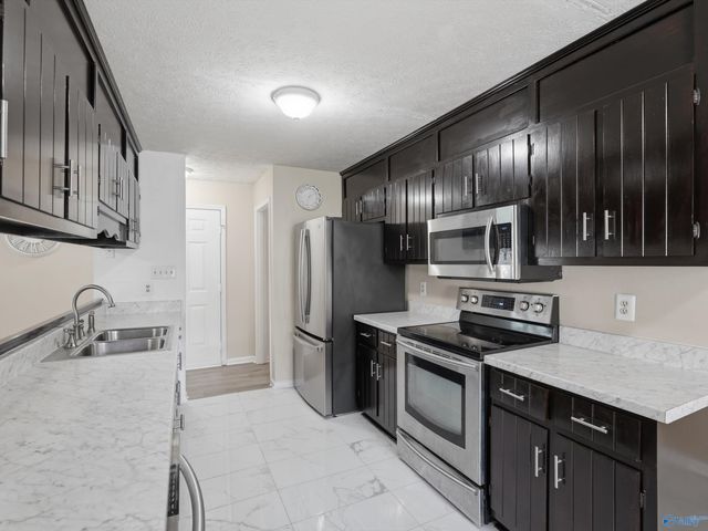 1061 Sandy Springs Road NW, Huntsville, AL 35806