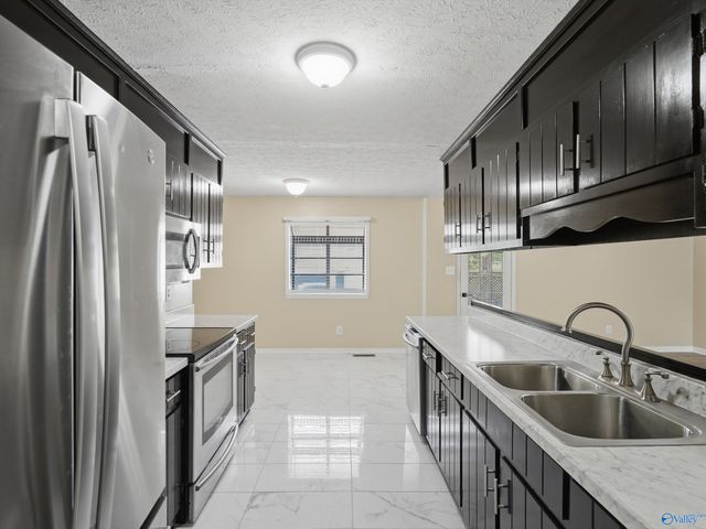 1061 Sandy Springs Road NW, Huntsville, AL 35806