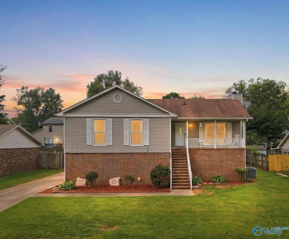 1061 Sandy Springs Road NW, Huntsville, AL 35806