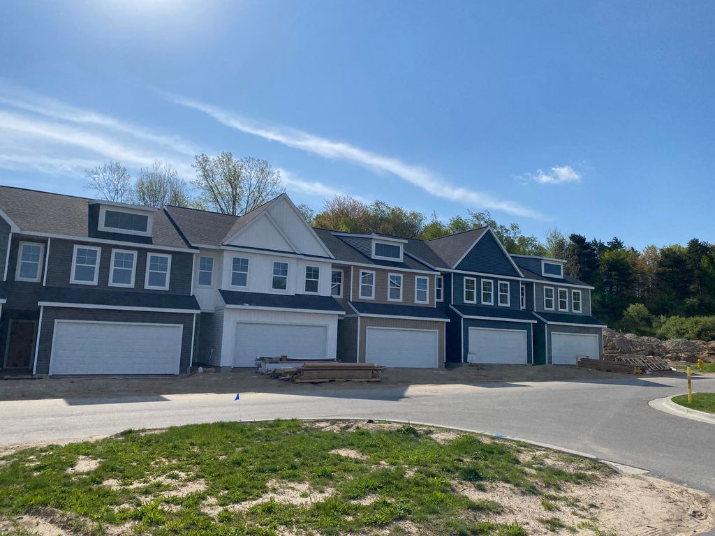 4852 Hidden River Avenue Sw 56, City Of Wyoming, MI 49418