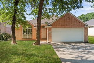 7632 Arbor Ridge Court, Fort Worth, TX 76112