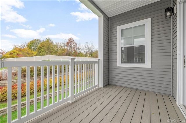 240 Fall Court, Elwood, NY 11731
