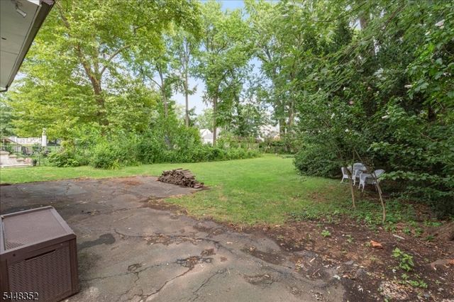 43 Iroquois Rd, Cranford Twp., NJ 07016