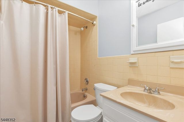 43 Iroquois Rd, Cranford Twp., NJ 07016