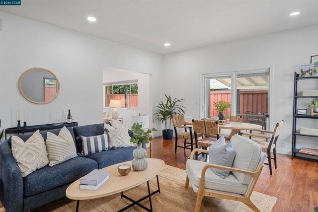 4290 Woodson Ct, Concord, CA 94521