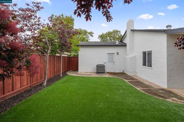4290 Woodson Ct, Concord, CA 94521