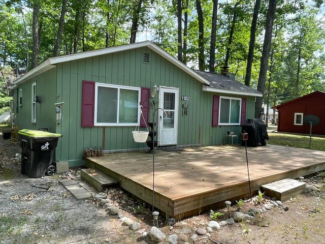 11052 W Higgins Lake Drive, Roscommon, MI 48653