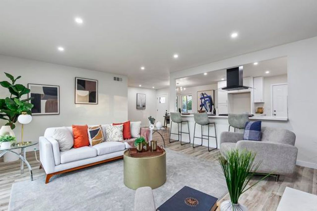 6548 Bantam Lake Circle, San Diego, CA 92119