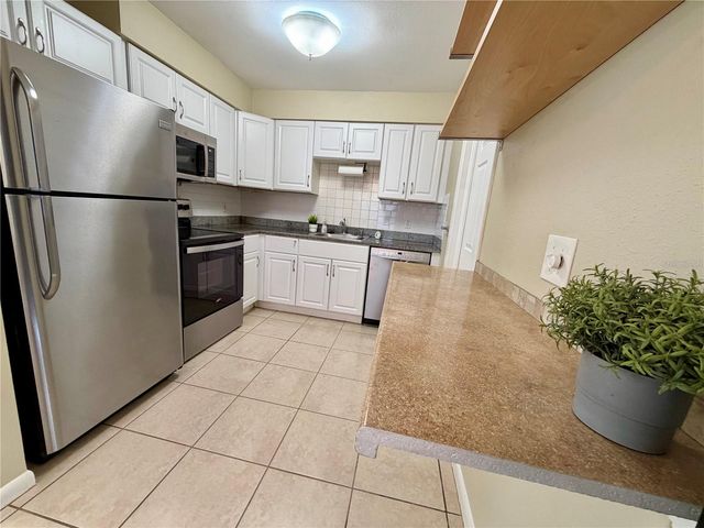 6813 S CORTEZ STREET, Tampa, FL 33616