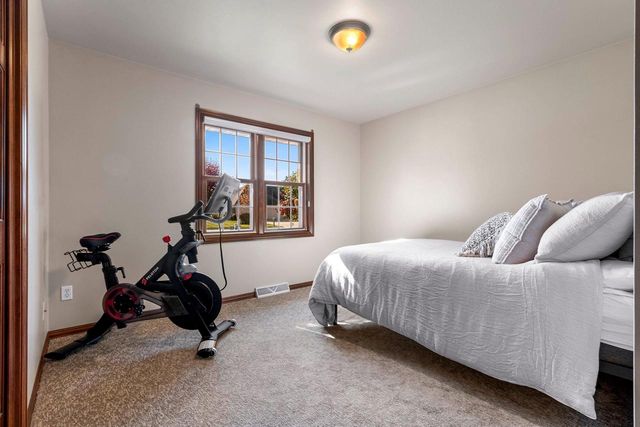 3353 SITKA STREET, Green Bay, WI 54311