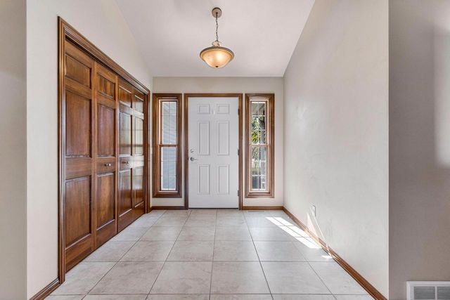 3353 SITKA STREET, Green Bay, WI 54311