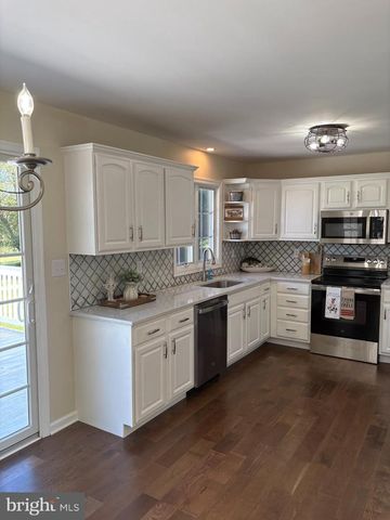 387 GARVINE MILL RD, Fawn Grove, PA 17321