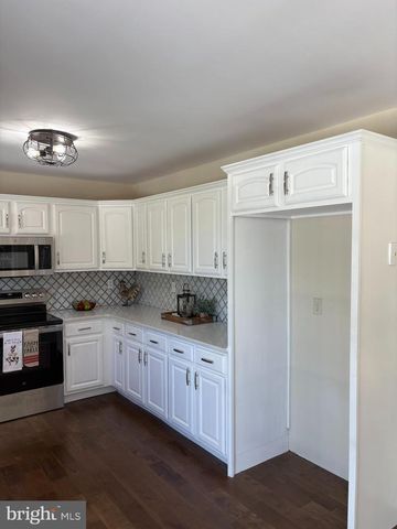 387 GARVINE MILL RD, Fawn Grove, PA 17321