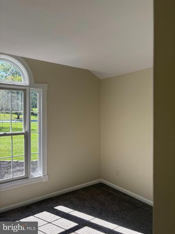 387 GARVINE MILL RD, Fawn Grove, PA 17321