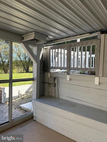 387 GARVINE MILL RD, Fawn Grove, PA 17321