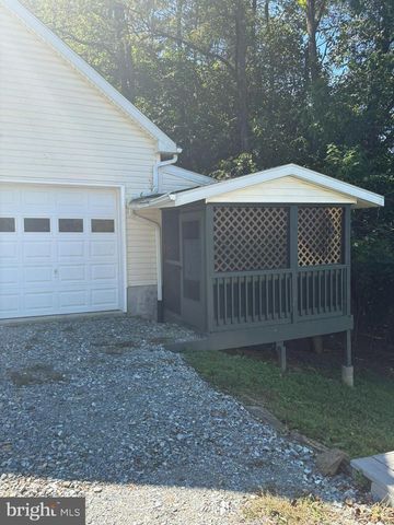 387 GARVINE MILL RD, Fawn Grove, PA 17321