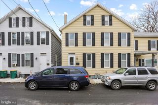 247 MARTIN AVE, Chambersburg, PA 17201