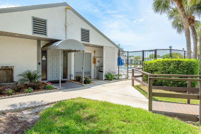 1204 PINE RIDGE CIRCLE W C1, Tarpon Springs, FL 34688