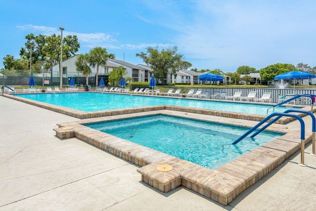 1204 PINE RIDGE CIRCLE W C1, Tarpon Springs, FL 34688