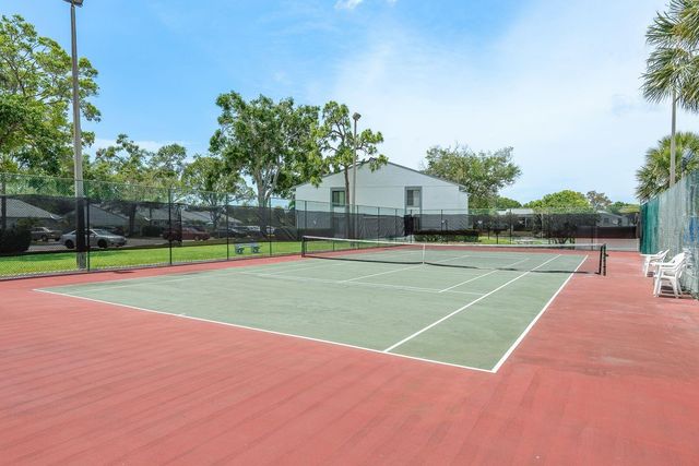 1204 PINE RIDGE CIRCLE W C1, Tarpon Springs, FL 34688