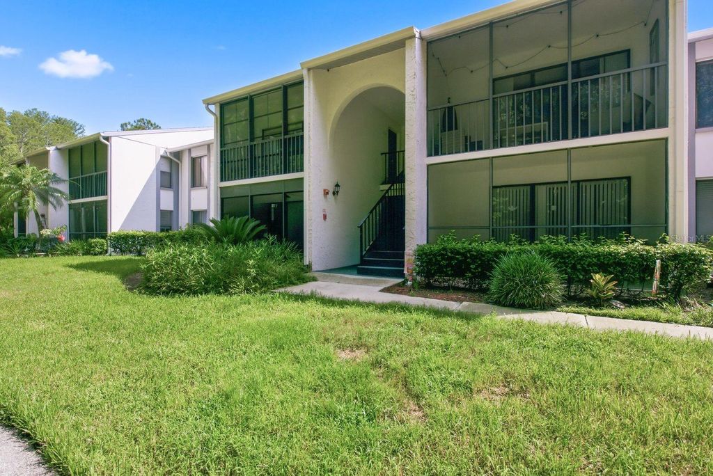 1204 PINE RIDGE CIRCLE W C1, Tarpon Springs, FL 34688