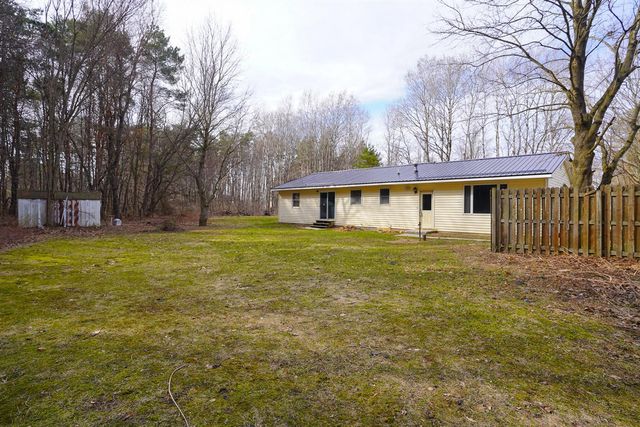 8365 Greenwood Lane, Newaygo, MI 49337