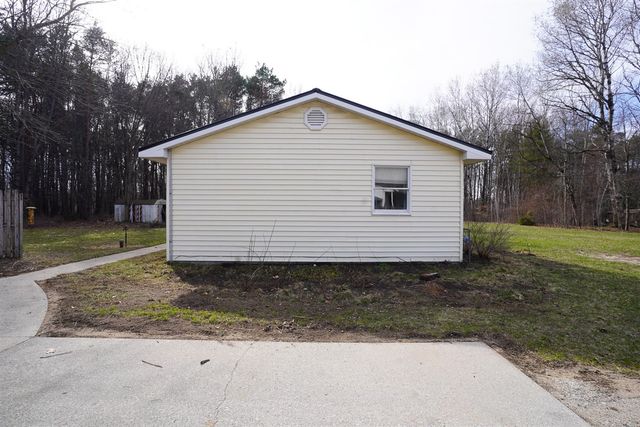 8365 Greenwood Lane, Newaygo, MI 49337