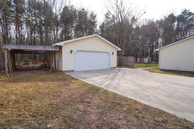 8365 Greenwood Lane, Newaygo, MI 49337