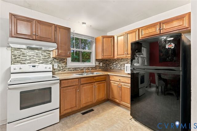 4024 Old Iron Rd, Prince George, VA 23860
