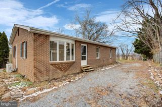 16944 SHINHAM RD, Hagerstown, MD 21740