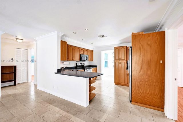 2724 SW 47th St, Fort Lauderdale, FL 33312