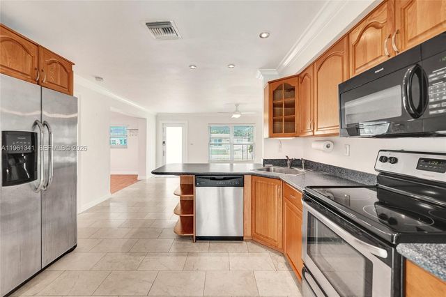 2724 SW 47th St, Fort Lauderdale, FL 33312