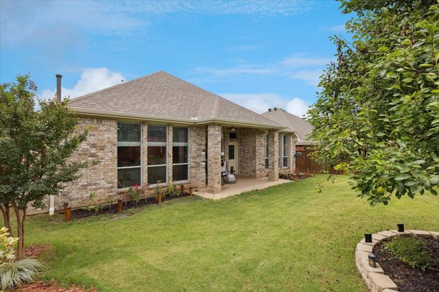 10237 Red Bluff Lane, Fort Worth, TX 76177