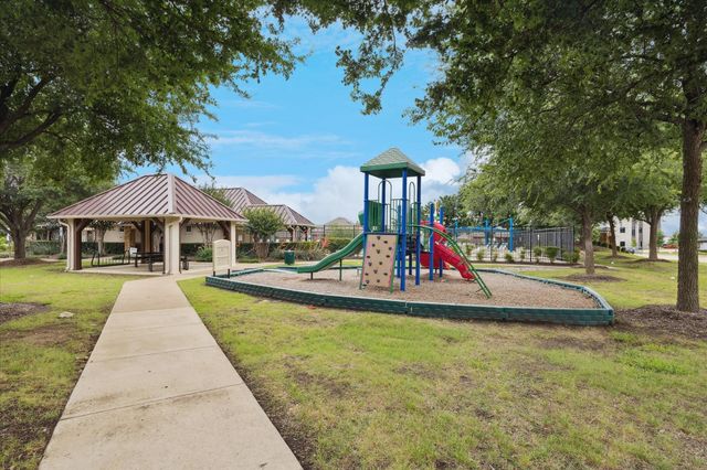 10237 Red Bluff Lane, Fort Worth, TX 76177