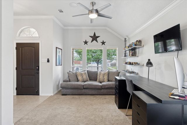 10237 Red Bluff Lane, Fort Worth, TX 76177