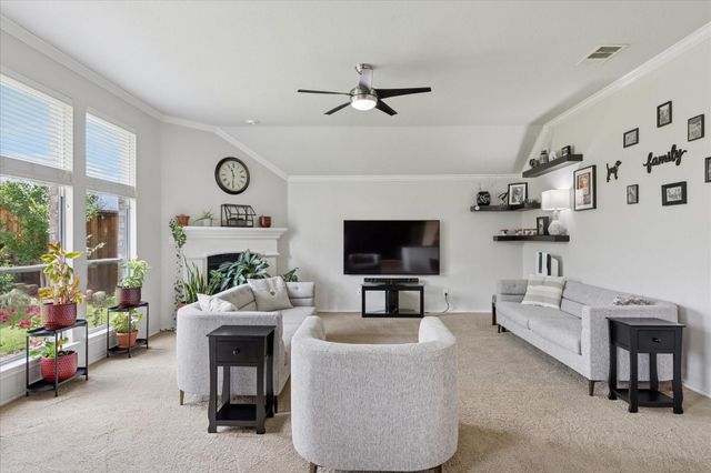 10237 Red Bluff Lane, Fort Worth, TX 76177