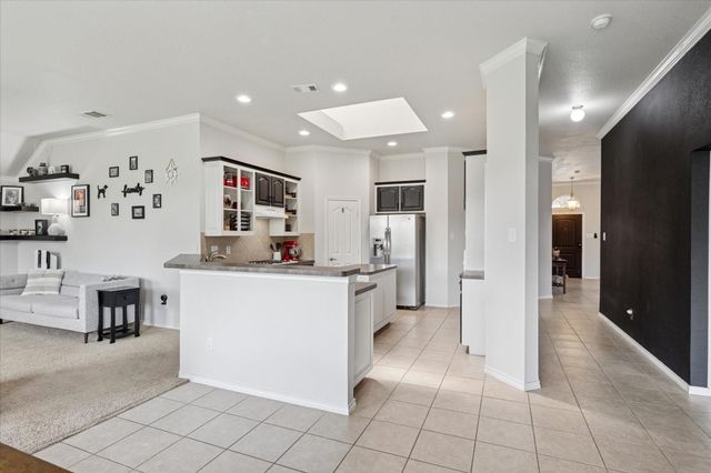 10237 Red Bluff Lane, Fort Worth, TX 76177