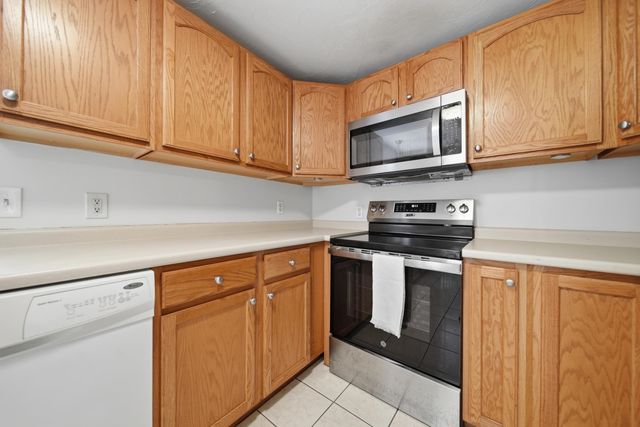 31 Henderson Rd Unit 15, Gilford, NH 03249