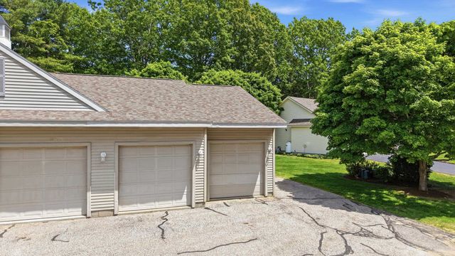 31 Henderson Rd Unit 15, Gilford, NH 03249