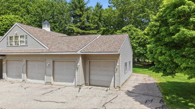 31 Henderson Rd Unit 15, Gilford, NH 03249