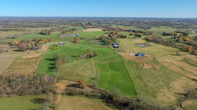 1765 B Leesburg Newtown Road, Paris, KY 40361