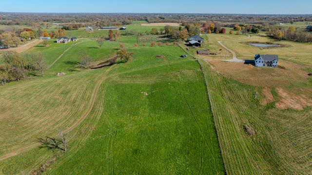 1765 B Leesburg Newtown Road, Paris, KY 40361