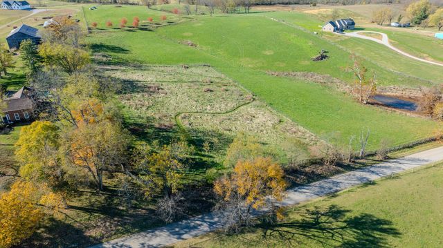 1765 B Leesburg Newtown Road, Paris, KY 40361