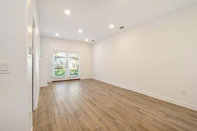 5924 S Congress Ave 103, Austin, TX 78745