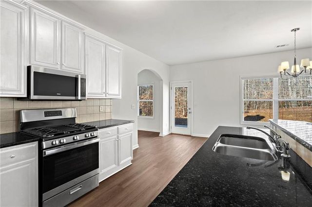 221 Cutbank Court SW, Atlanta, GA 30331