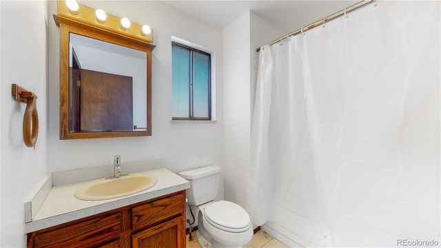 5735 W 2nd Avenue, Lakewood, CO 80228