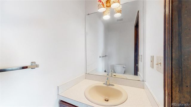 5735 W 2nd Avenue, Lakewood, CO 80228