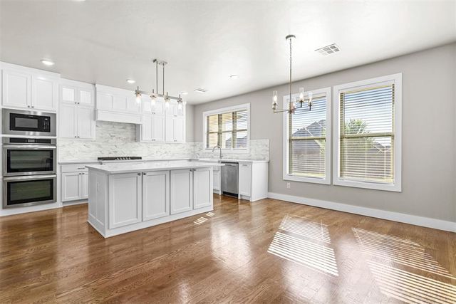 8116 Jenny Lane, Edmond, OK 73034