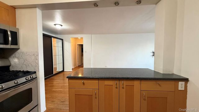 63-11 Queens Boulevard D21, Woodside, NY 11347